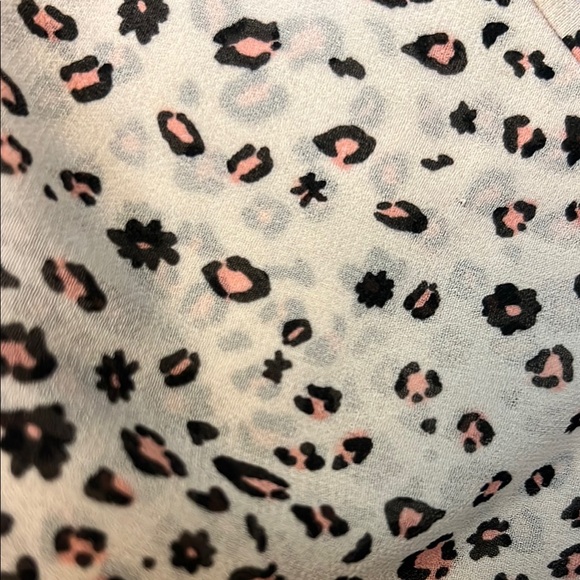 Torrid Women’s Size 0X Sheer Floral Leopard Print Blouse Top - Picture 8 of 8